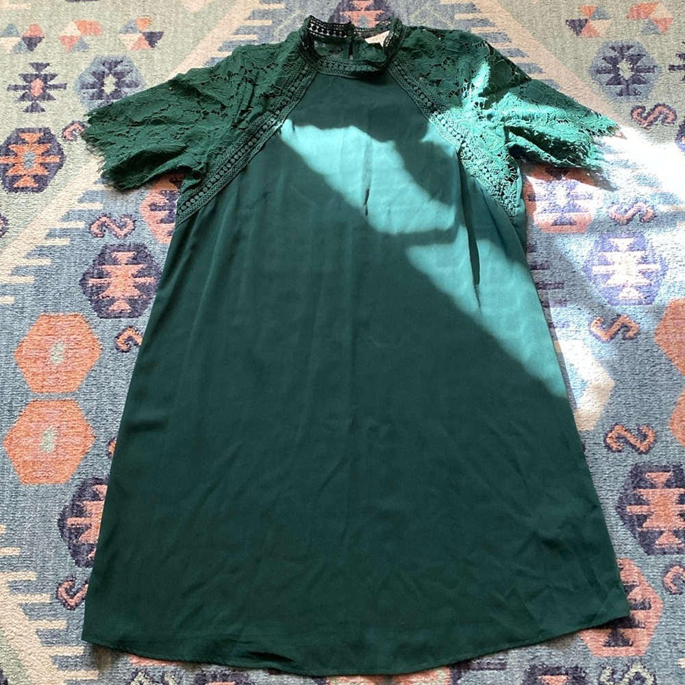 Promesa Green Lacey Short Sleeved Mock Neck Dress Size Medium NWOT